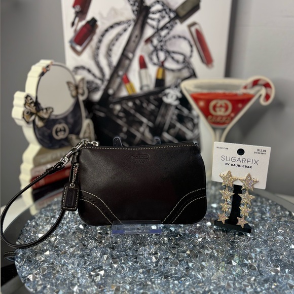 Coach Dark Brown Wristlet W/ sugarfix bling star earrings - Picture 1 of 8
